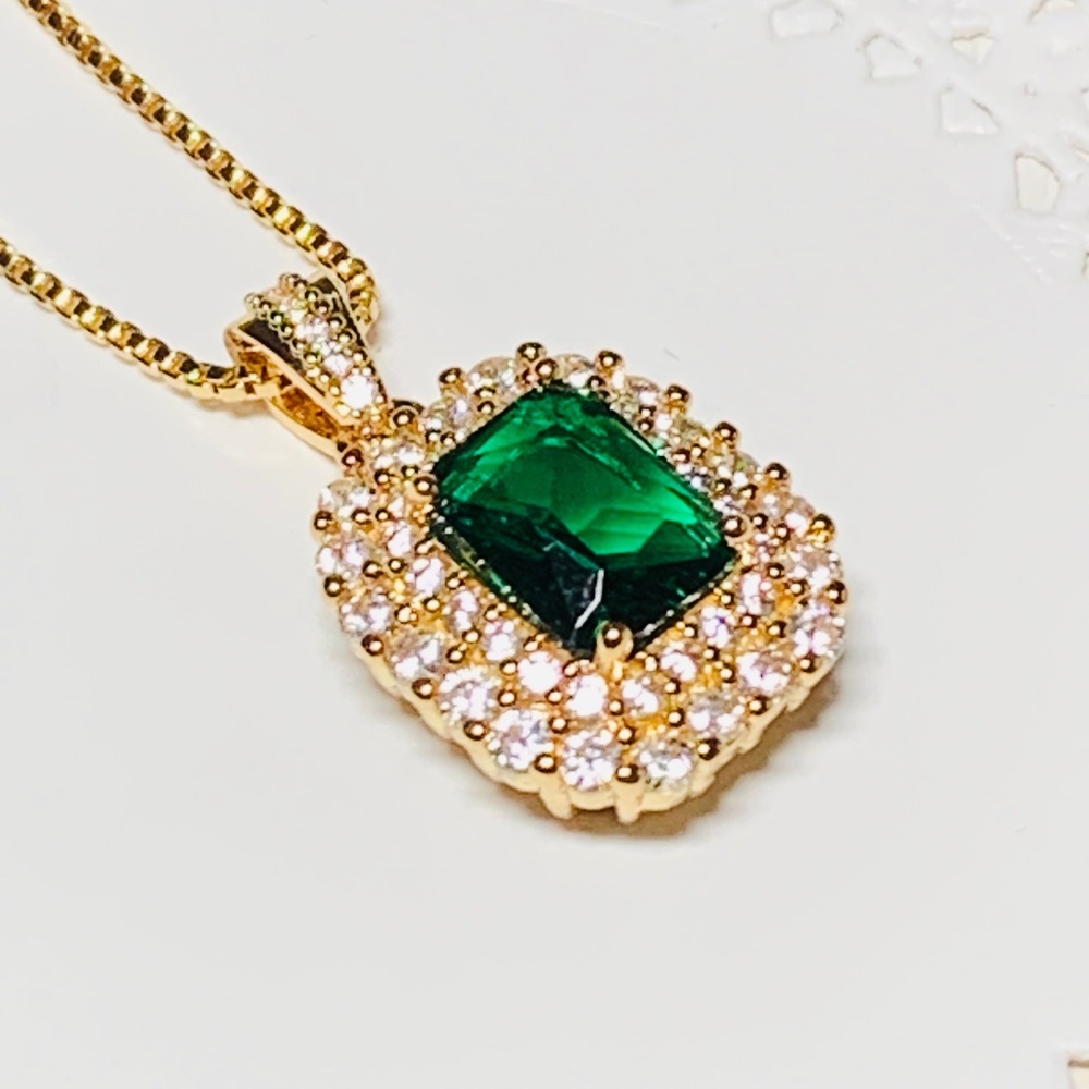 Gorgeous Emerald Crystal Halo Pendant Necklace, 18” chain